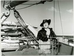 Izabela Zaruska na pokładzie Zawiszy Czarnego (1938)